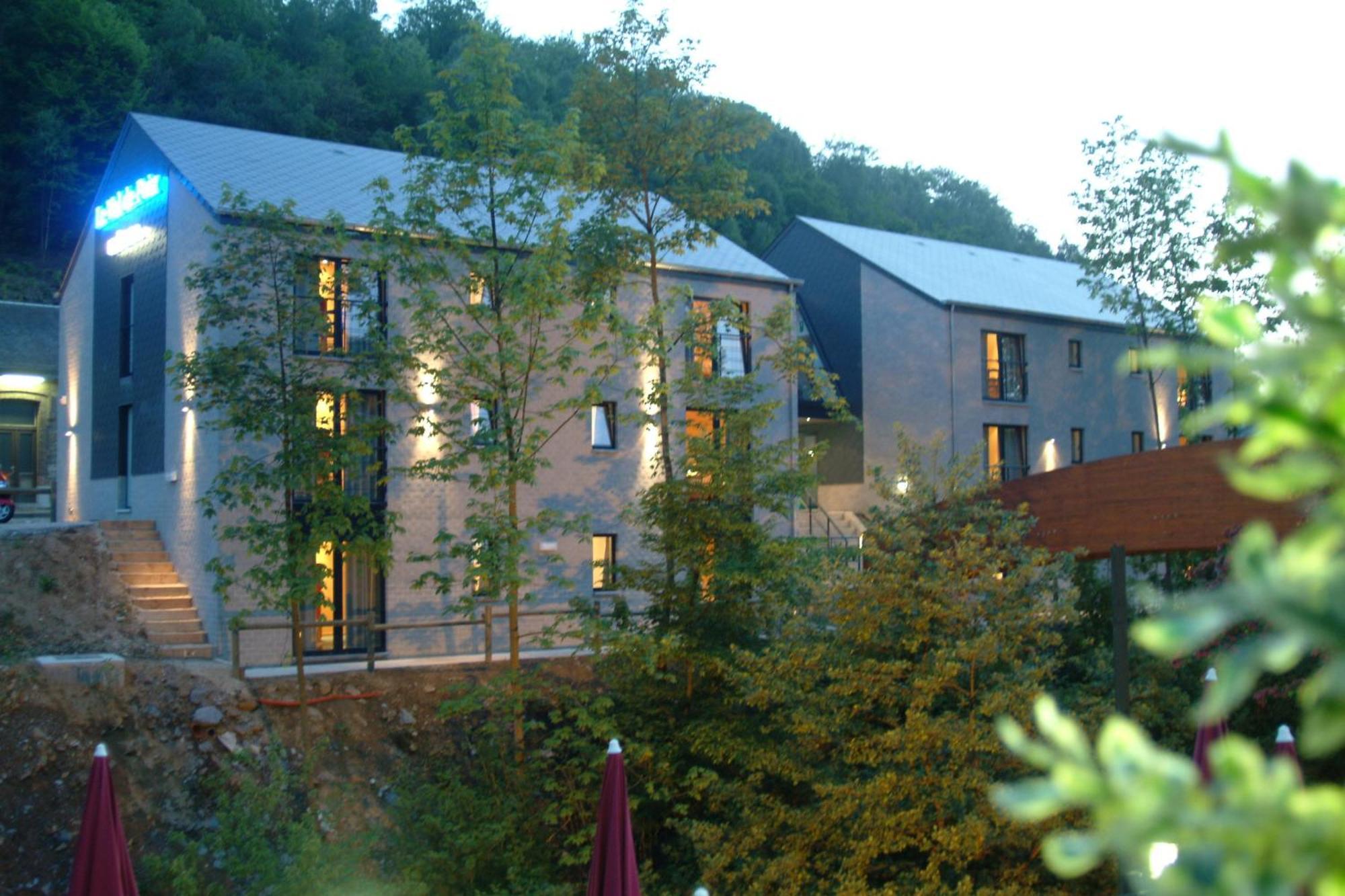 Hotel Val De Poix- Logis Hotel Restaurant Saint-Hubert Exterior photo